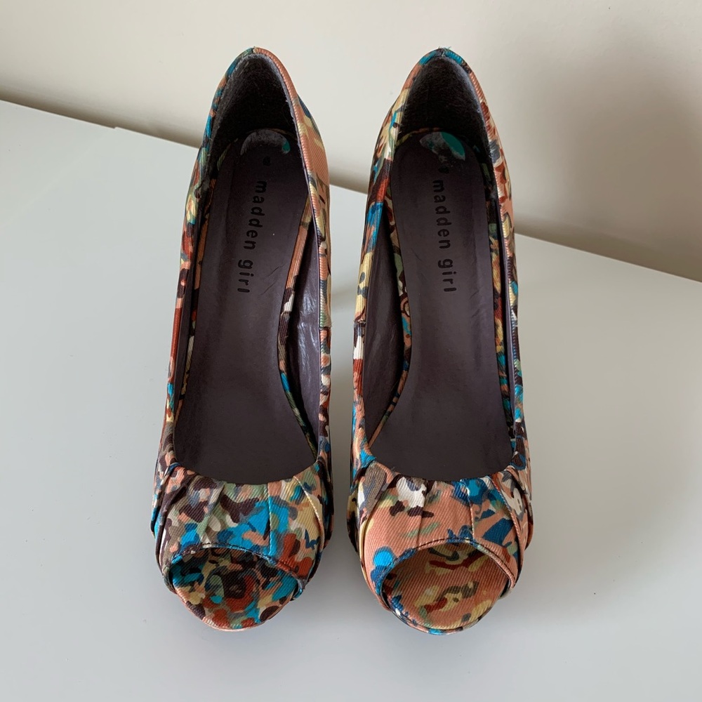 Madden Girl Floral Peep Toe Heels Size 8